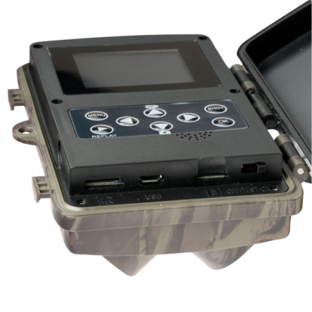 8MPX camouflage camera trap with GSM, PIR and IR LEDs