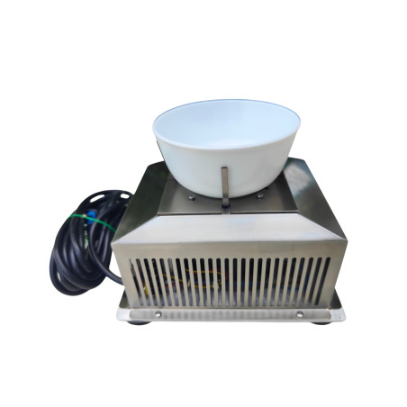 FrescoGatto – Sistema de refrigeración de comida húmeda para gatos con celda Peltier y cuenco de cerámica lavable.